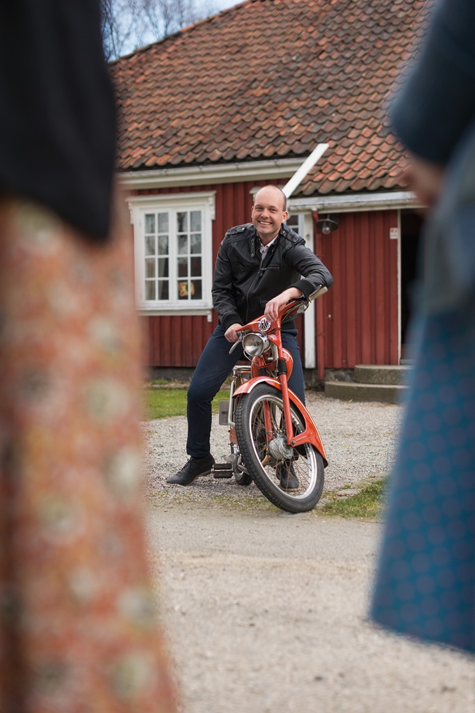 Forventningsfull ordfører på moped fra legendariske Trekk30. Foto: Øyvind Andersen