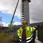 Anleggsleder fra AF-Bygg, Trond Westby forteller om fremdriften på tårnet. Foto Hege-B Lindemark