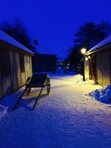 Kveldsstemning i Anno-landsbyen. Foto: Lillian Thorbjørnsen Greni